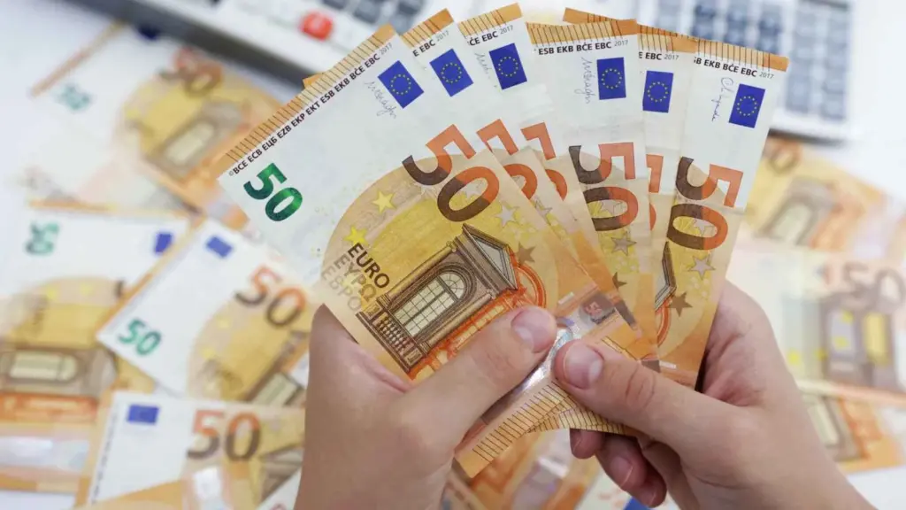 سعر اليورو اليوم الأربعاء 26-6-2025 أمام الجنيه المصرى | صورة حصرية من موقع مصر 24