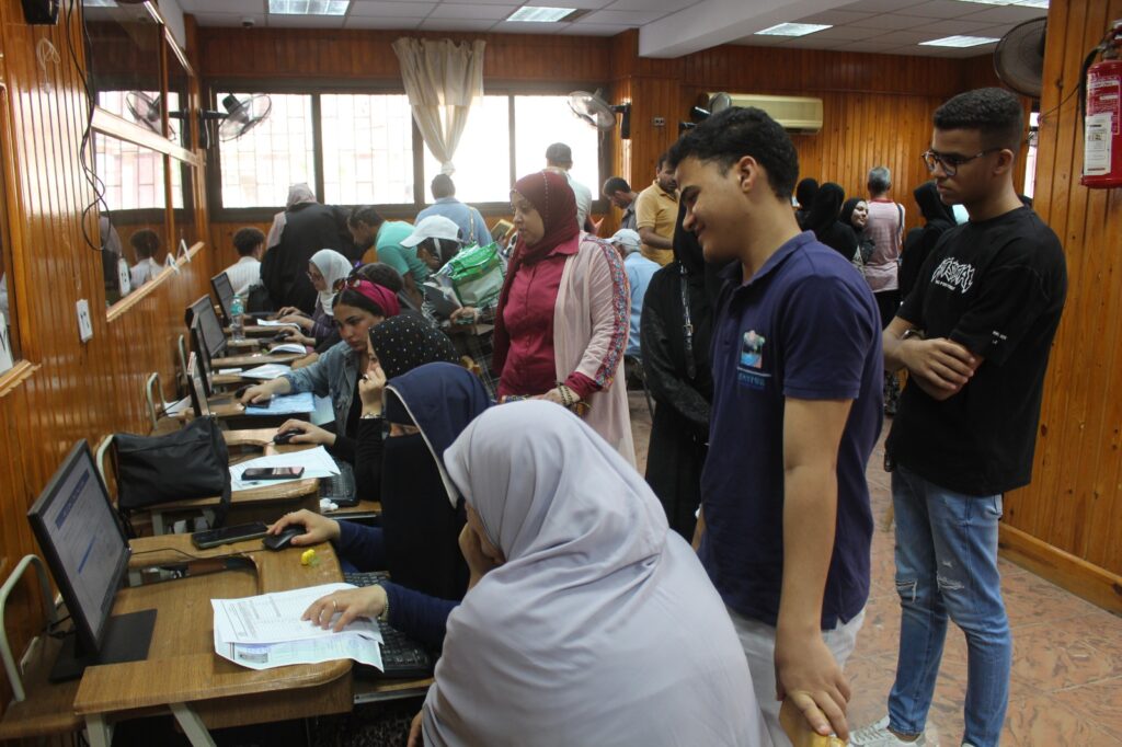 تنسيق الثانوية العامة 2025.. تعرف على أقل درجات القبول بالمدارس الحكومية والخاصة في مصر حتى الآن