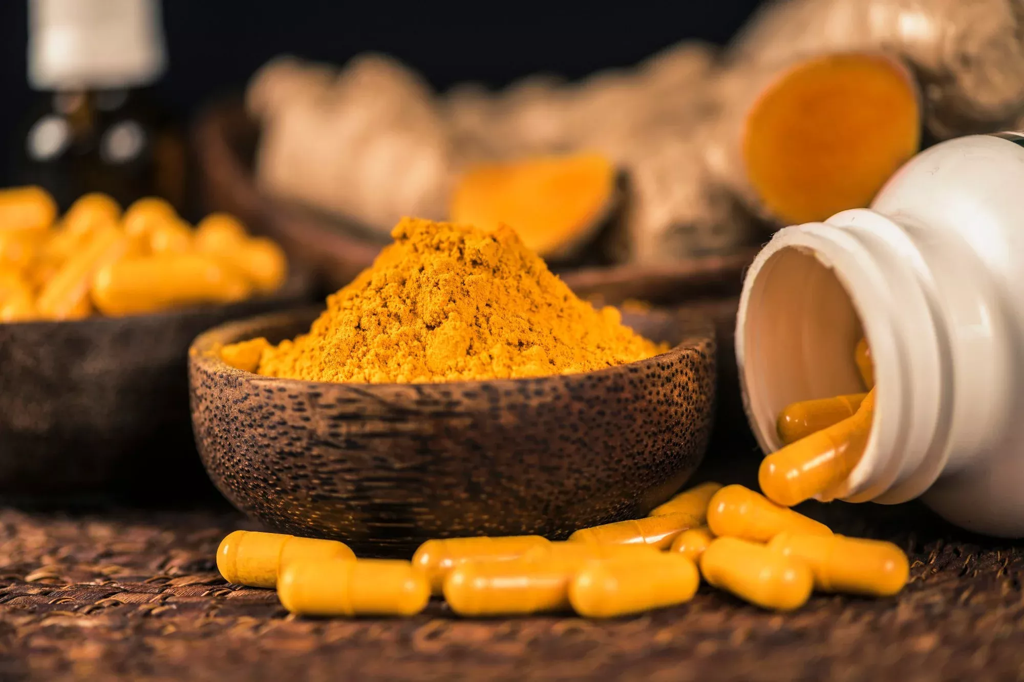 كيف يساعد الكركم في الوقاية من السرطان وأمراض القلب؟.. إليك الفوائد العلمية المذهلة للكركمين