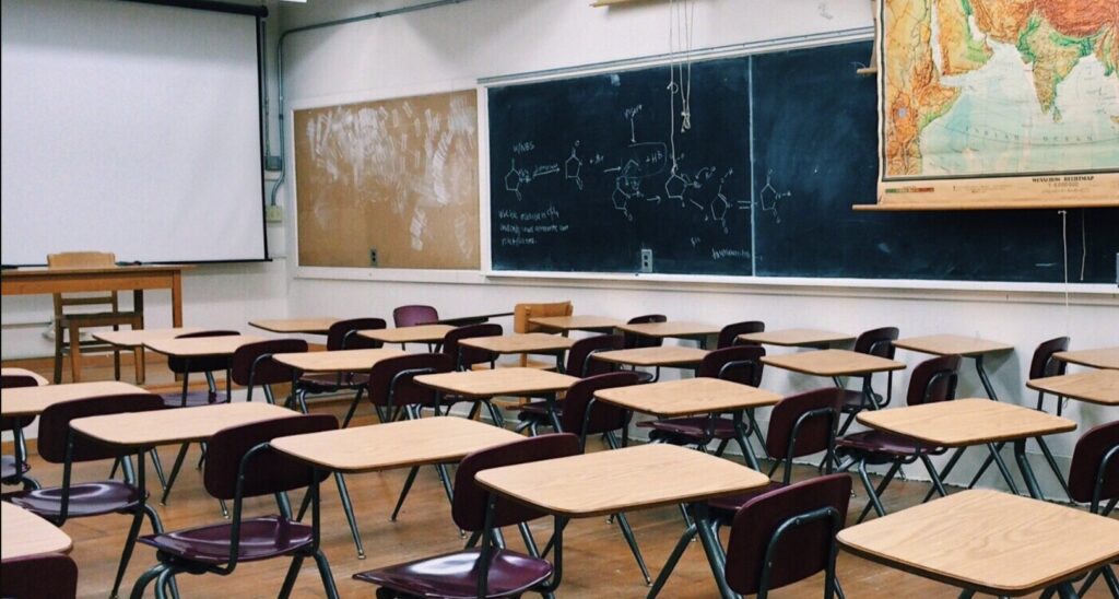 العام الدراسي الجديد على الأبواب… تعرف على مواعيد المدارس والجامعات 2025 – 2026