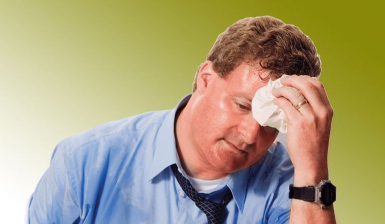 مع ارتفاع درجات الحرارة… 7 أسباب للتعرق الزائد تجعلك بحاجة للطبيب فورًا! - التعرق أكثر من الطبيعي