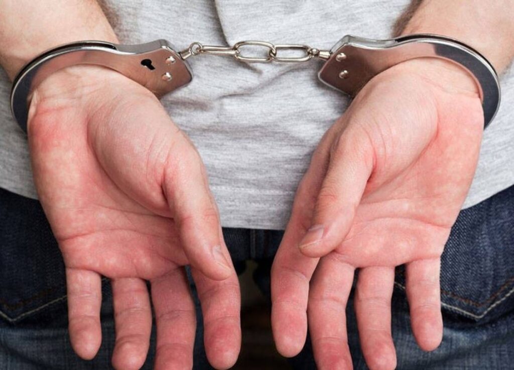 النيابة العامة تأمر بحبس متهم بتزوير تأشيرات وعقود عمل للنصب على راغبي السفر النيابة العامة تأمر بحبس متهم بتزوير تأشيرات وعقود عمل للنصب على راغبي السفر