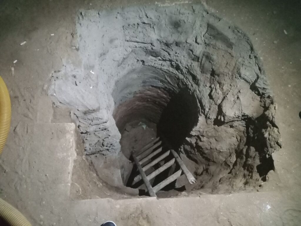 أحلام الثراء تتحول لكابوس.. قصة وفاة طفل أثناء التنقيب عن آثار تحت منزل قديم