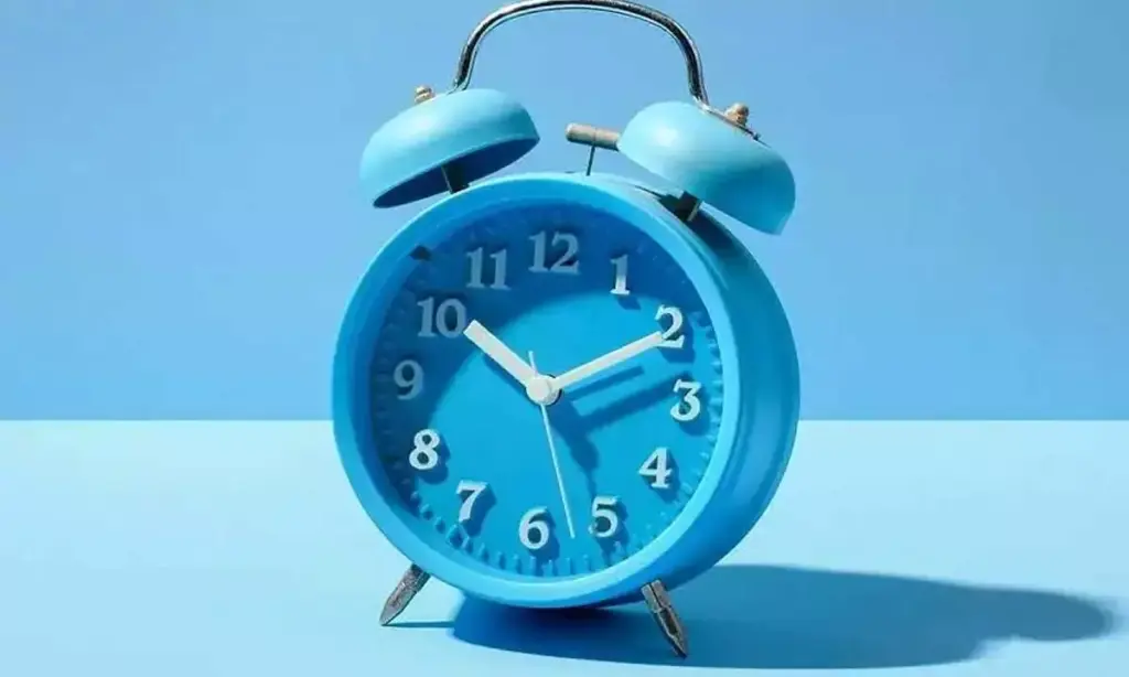 الشتاء يطرق الأبواب.. الحكومة تُعلن موعد تأخير الساعة وبدء التوقيت الشتوي 2025