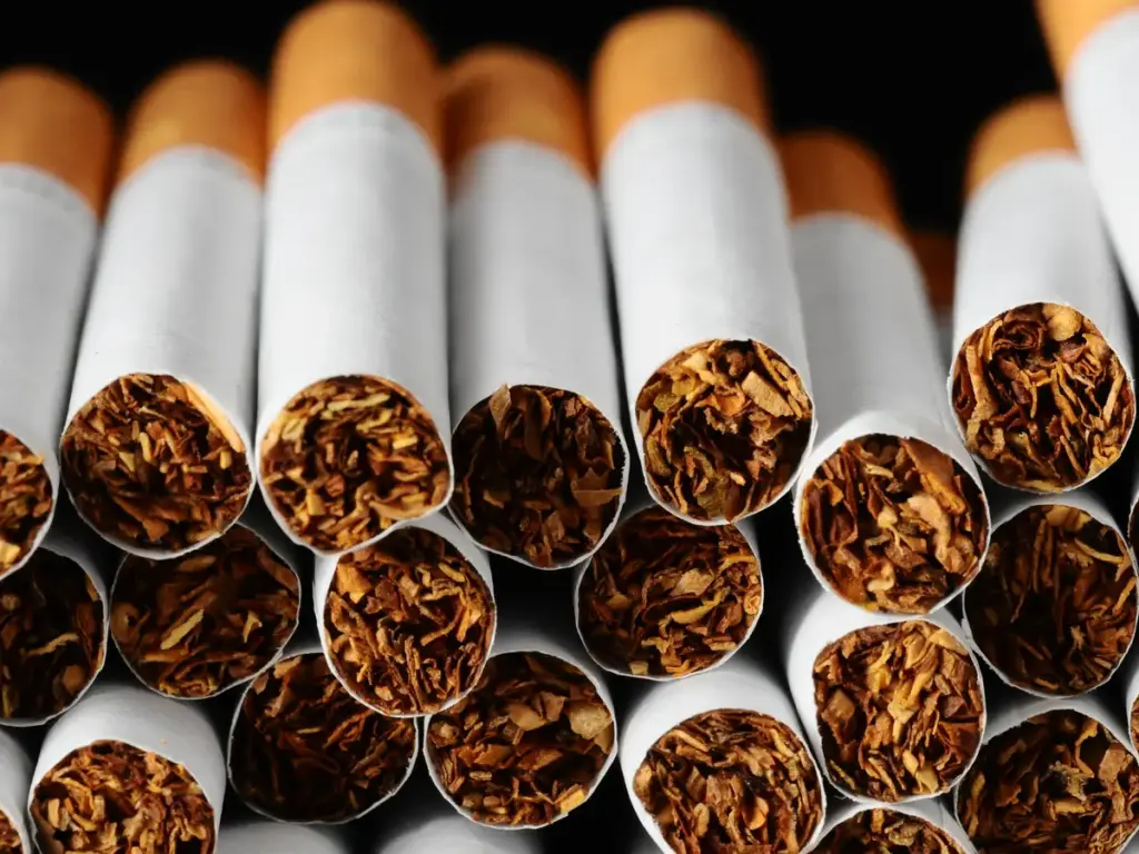 أسعار السجائر اليوم الأحد 2 نوفمبر 2025 في مصر | استقرار كليوباترا ومارلبورو ودافيدوف