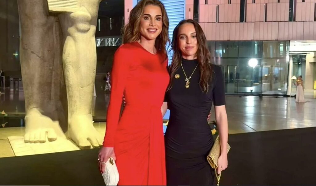 الملكة رانيا تشارك ابنتها الأميرة سلمى حفل افتتاح المتحف المصري الكبير بالقاهرة الملكة رانيا تشارك ابنتها الأميرة سلمى حفل افتتاح المتحف المصري الكبير بالقاهرة