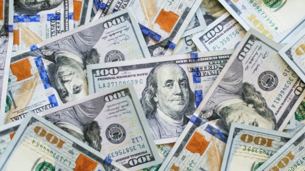 سعر الدولار اليوم في مصر الأحد 9 نوفمبر 2025.. استقرار ملحوظ بعد ارتفاع تحويلات المصريين بالخارج