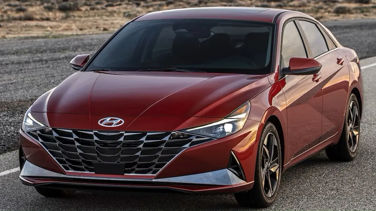 أفضل 5 سيارات 2026 الموفّرة للوقود: أداء قوي واستهلاك منخفض