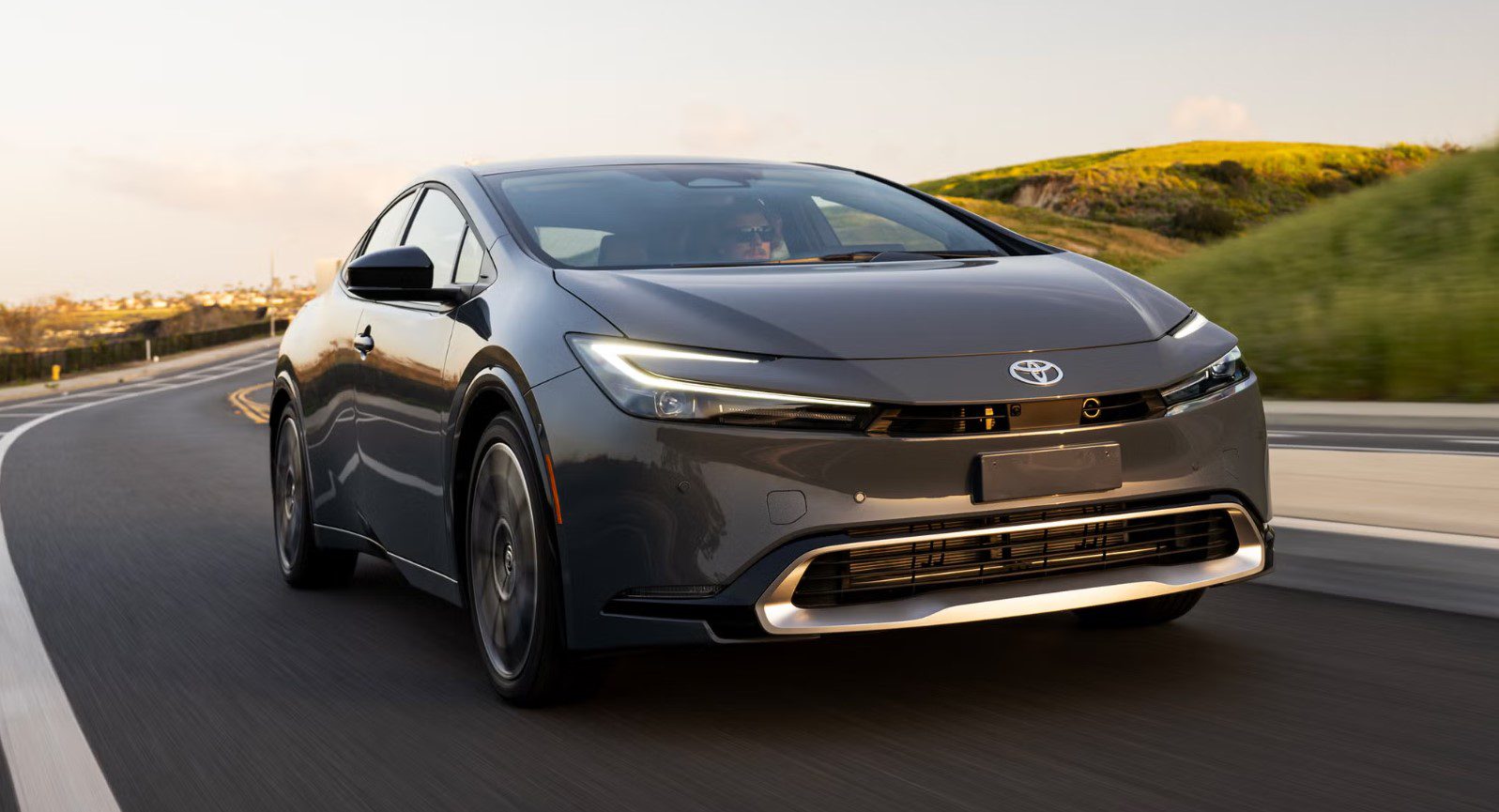 أفضل 5 سيارات 2026 الموفّرة للوقود: أداء قوي واستهلاك منخفض