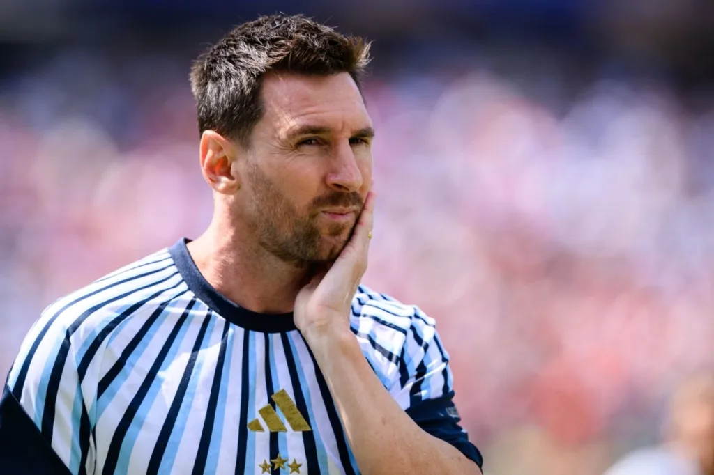 صدمة لعشاق الكرة..ميسي يعلن الرحيل عن منتخب الأرجنتين صدمة لعشاق الكرة..ميسي يعلن الرحيل عن منتخب الأرجنتين