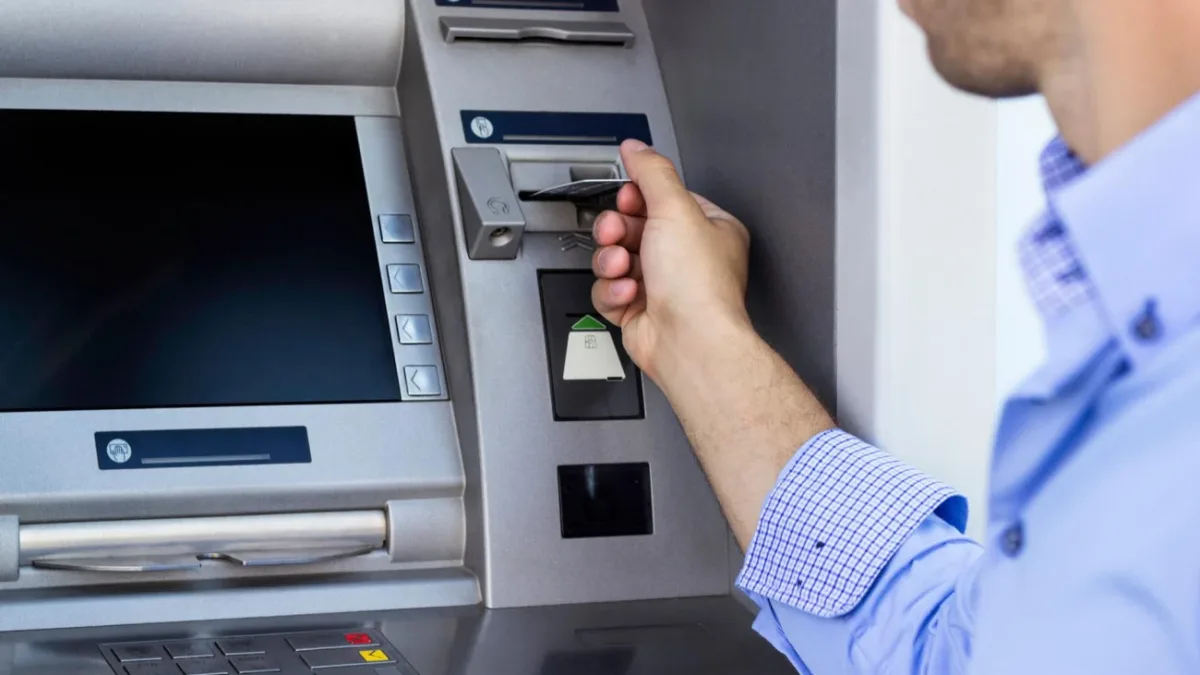 رسوم السحب من ATM في البنوك المصرية.. الحد الأقصى والرسوم المقررة
