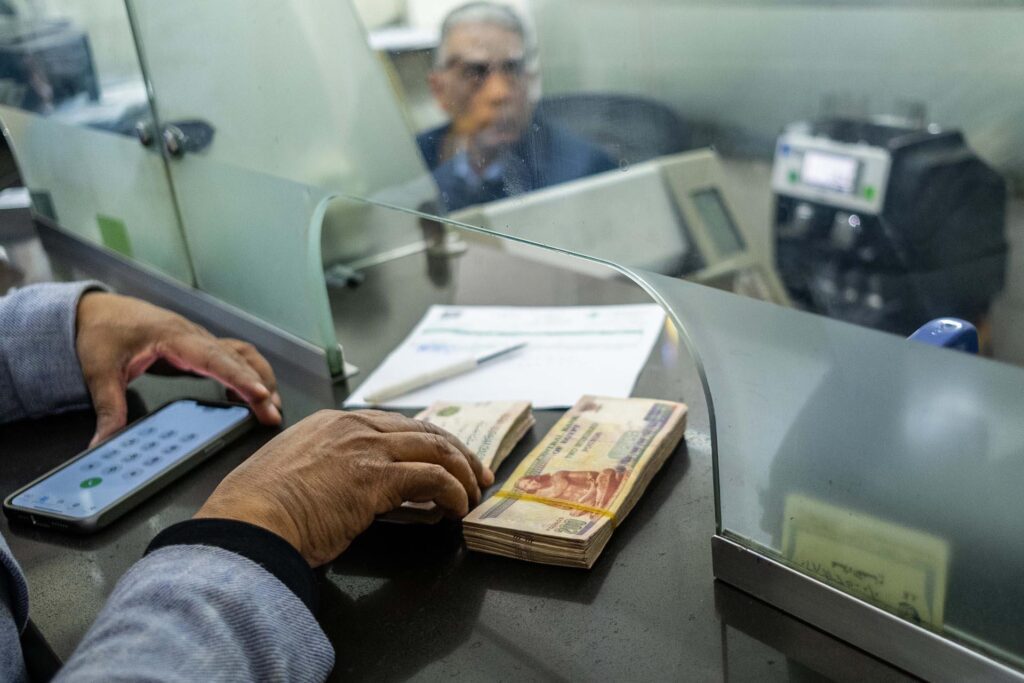 40% مقدمًا.. لو معاك 100 ألف جنيه احسب هتاخد كام من البنك؟ 40% مقدمًا.. لو معاك 100 ألف جنيه هتاخد كام من البنك؟