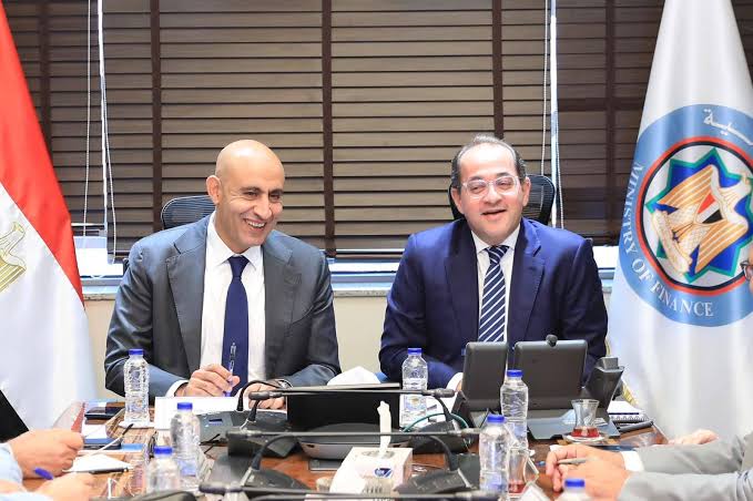 زيادة مرتبات المعلمين.. اجتماع بين وزيري المالية والتعليم لبحث تحسين الأوضاع المالية