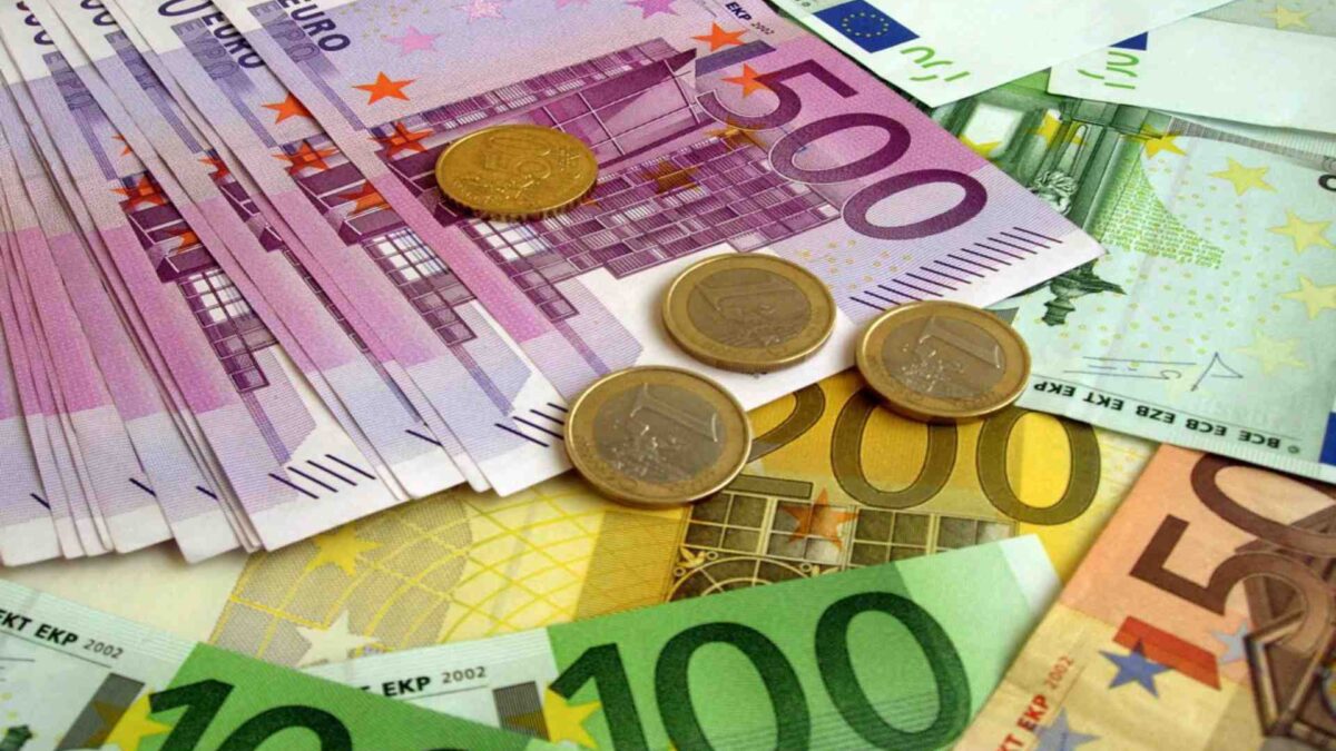 بكام في البنوك؟..سعر اليورو اليوم الأحد 18 أكتوبر 2026 أمام الجنيه المصري في البنوك