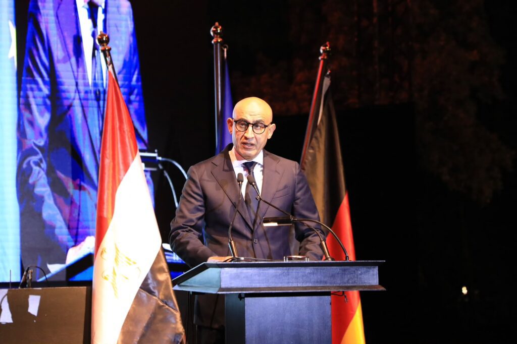 موعد امتحانات الترم الأول 2027.. التعليم تحسم مواعيد صفوف النقل والشهادة الإعدادية مسودة تلقائية