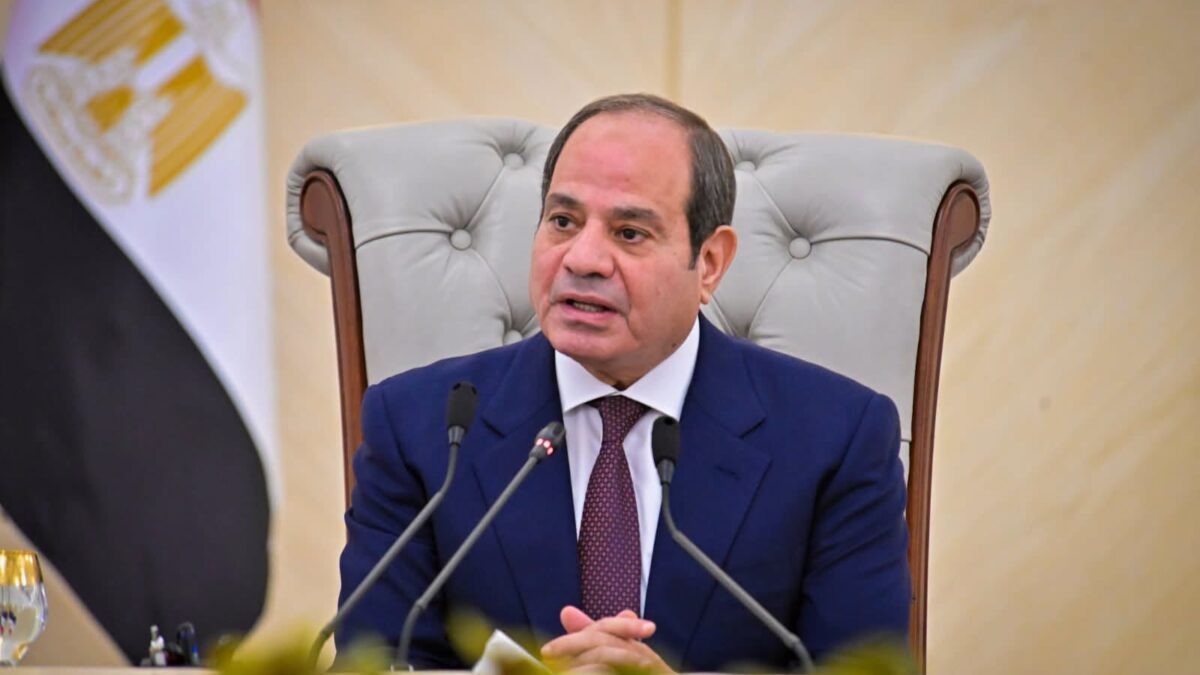 السيسي: لن نسمح بالمساس بأمن السعودية ونرفض تهديد أمن البحر الأحمر