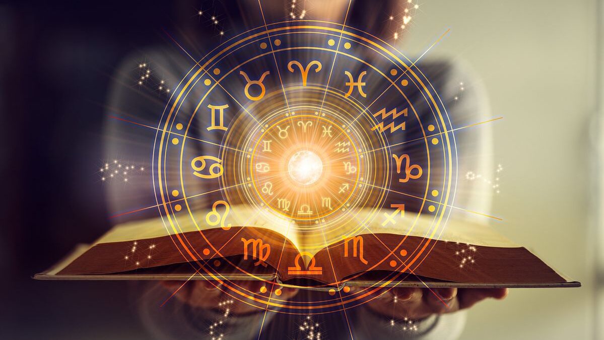 توقعات الأبراج غدًا الثلاثاء.. دليلك لمعرفة حظك في الحب والعمل والصحة