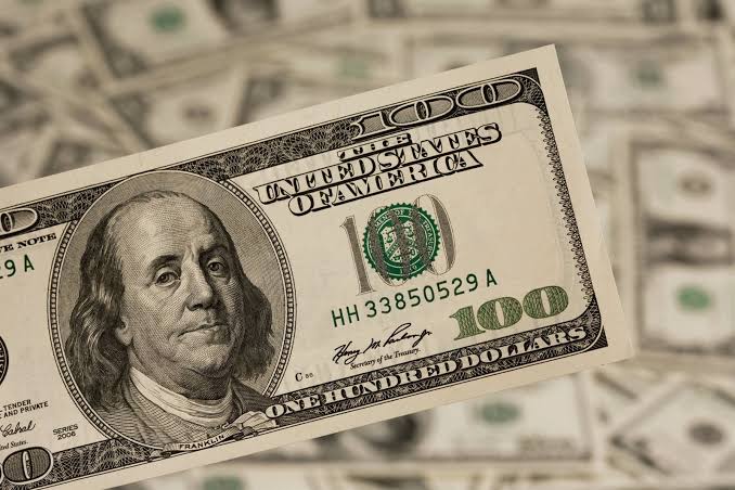 سعر الدولار اليوم الخميس 22 أكتوبر 2026.. الأخضر يتجاوز 55 جنيهًا في بنوك مصر